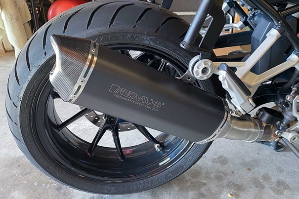 اگزوز قهرمانی موتورسیکلت